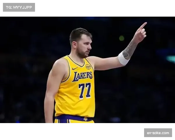 东契奇第三节独得16分 单节四记三分彻底击溃勇士防线 东契奇第三节独得16分 单节四记三分彻底击溃勇士防线